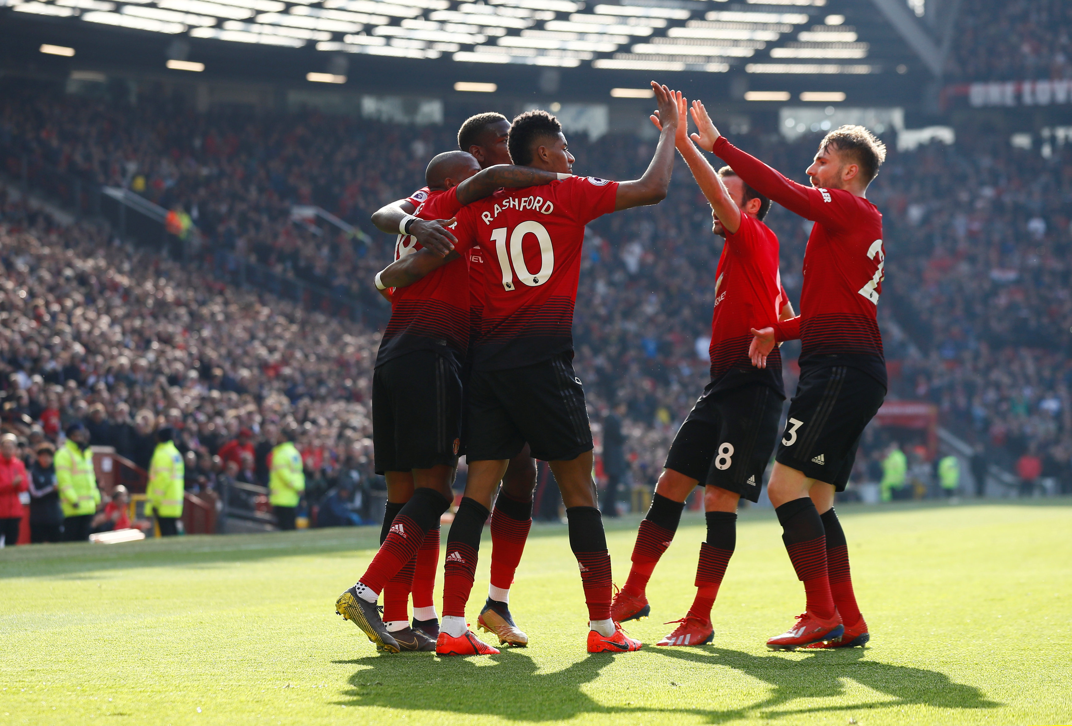 切尔西官方：与16名球员签订奖学金合同，弟媳之子伊萨戈在列.